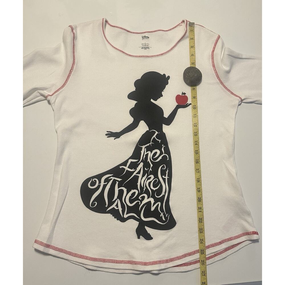 Disney Store Snow White Apple The Fairest of Them All Long Sleeve Thermal Sz XL - Picture 7 of 7